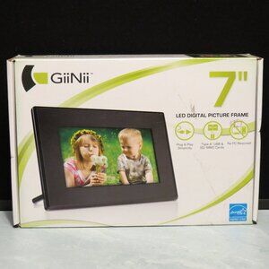 GiiNii GT701P1 7" Digital Picture Frame/Tested
